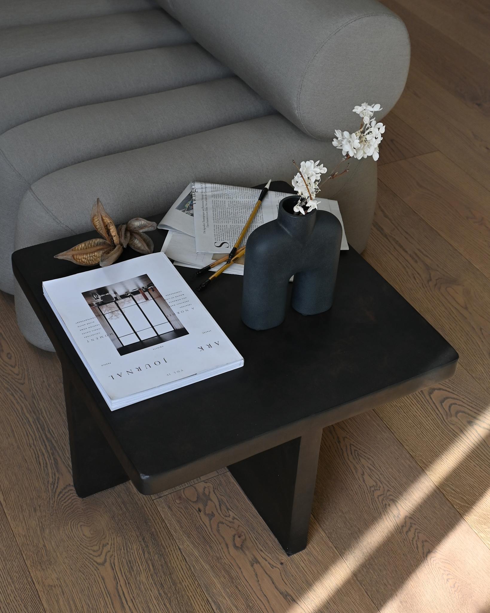 101 Copenhagen - Cobra Vase Tall, Mini - Black - Vase