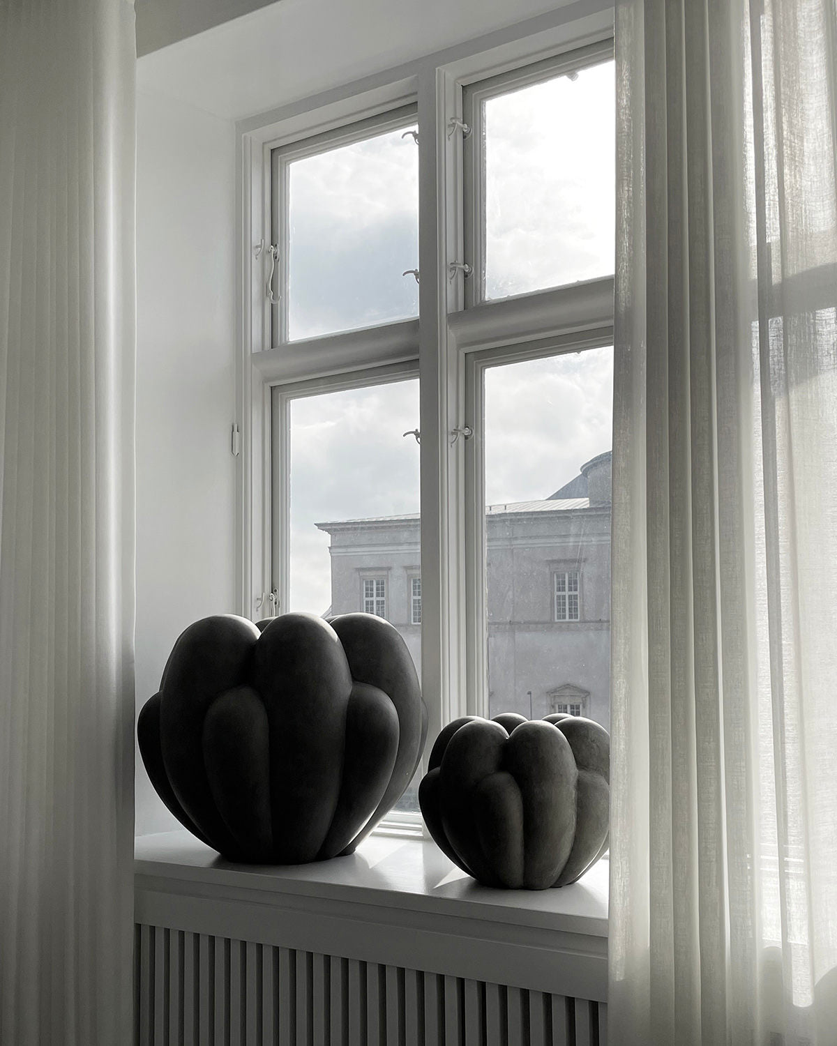 101 Copenhagen - Bloom Vase, Big - Dark Grey - Vase