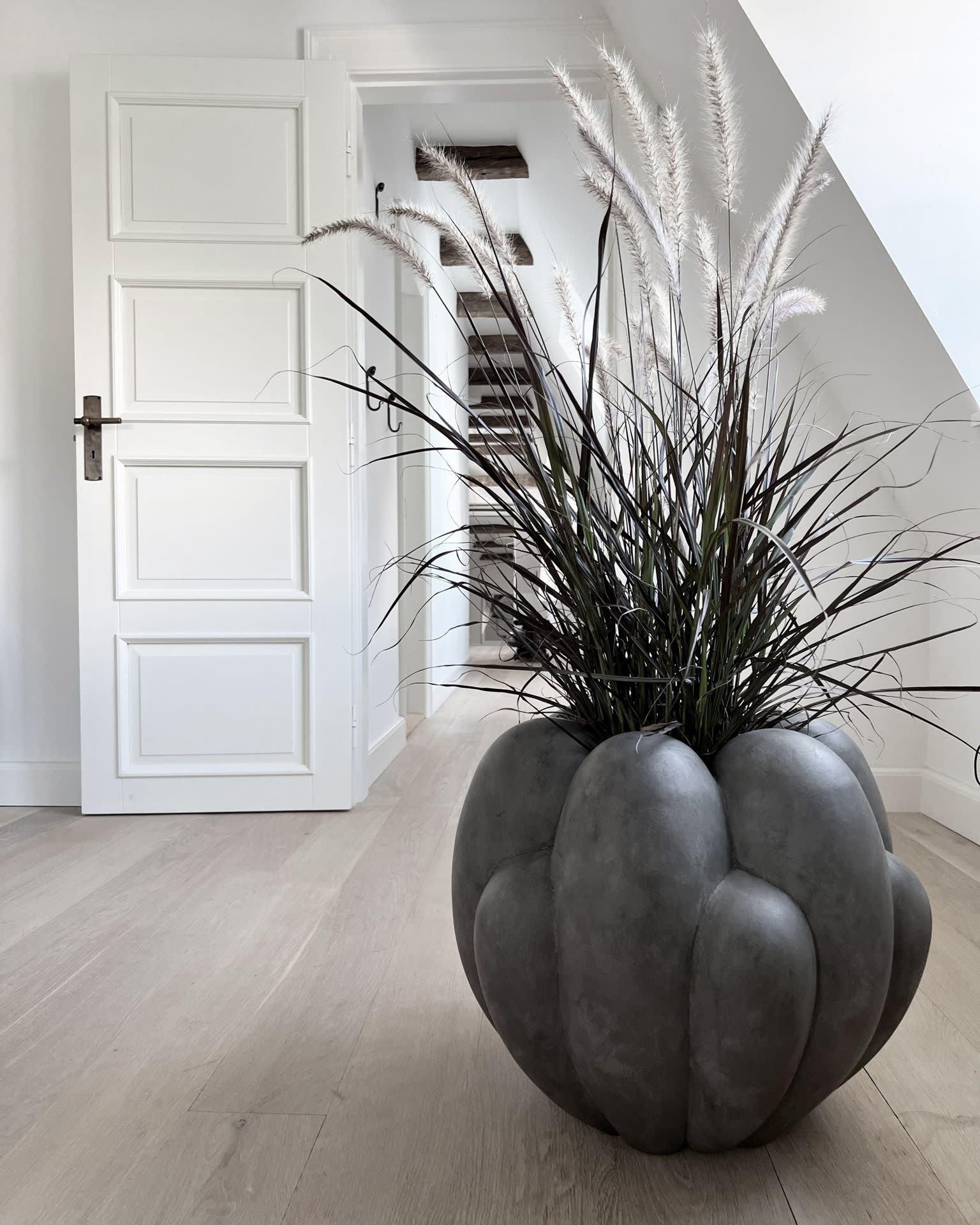 101 Copenhagen - Bloom Vase, Big - Dark Grey - Vase