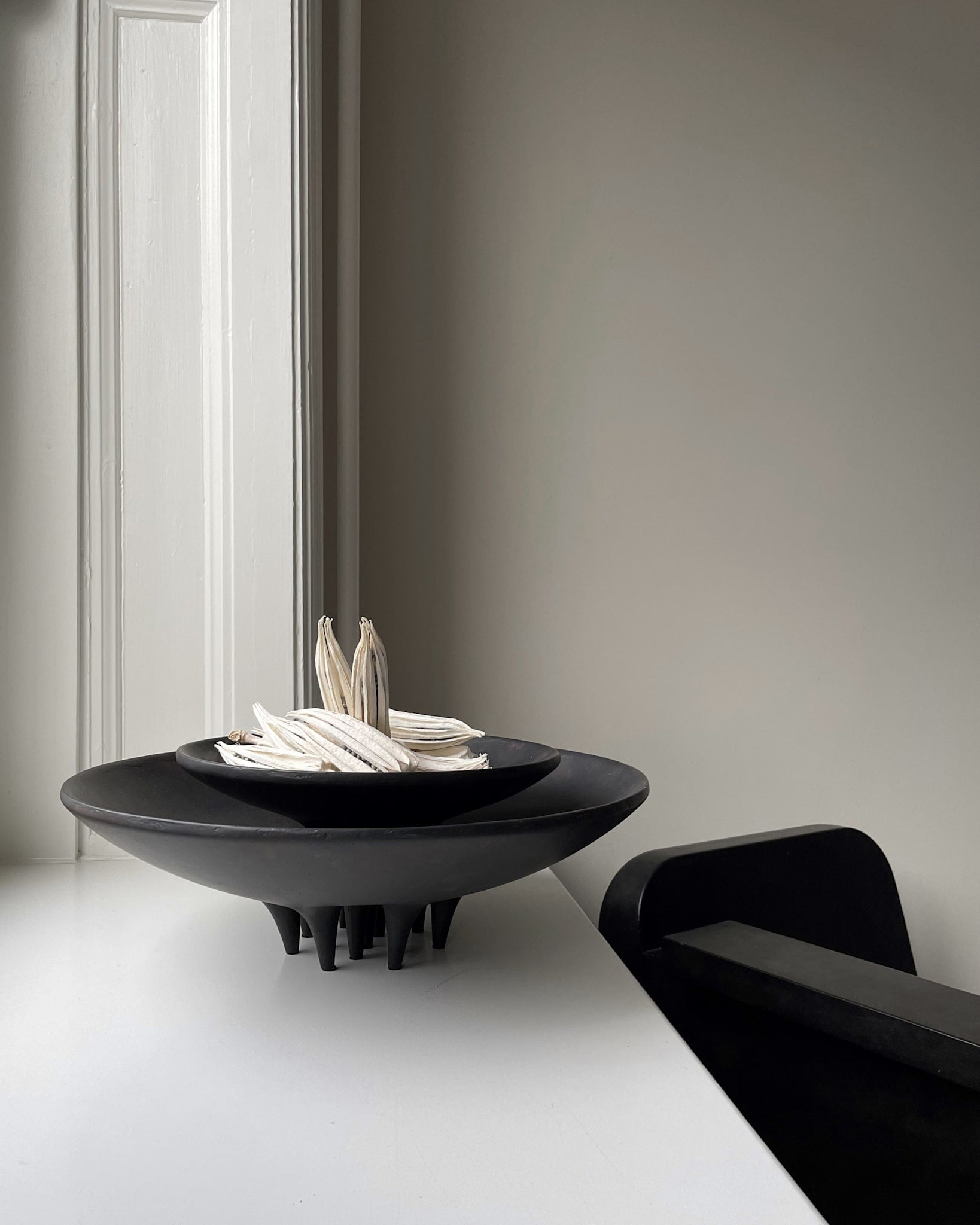 101 Copenhagen - Medusa Tray, Big - Coffee - Tray