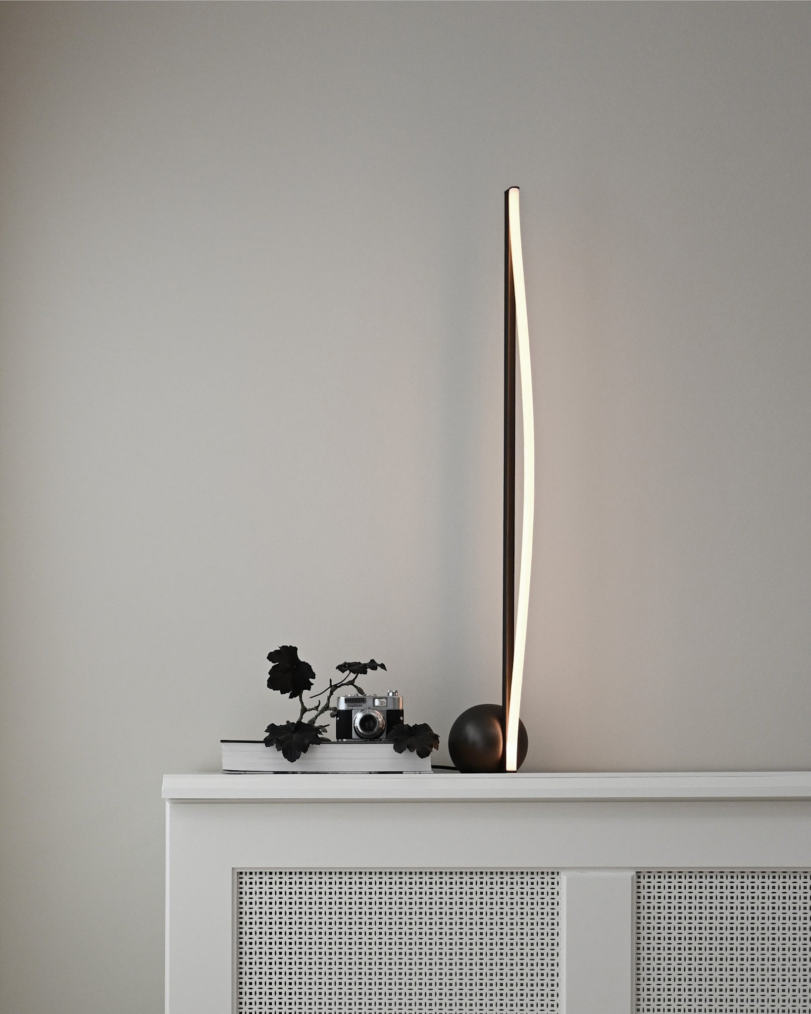 101 Copenhagen - Bow Floor Lamp - Bronze - Floor Lamp