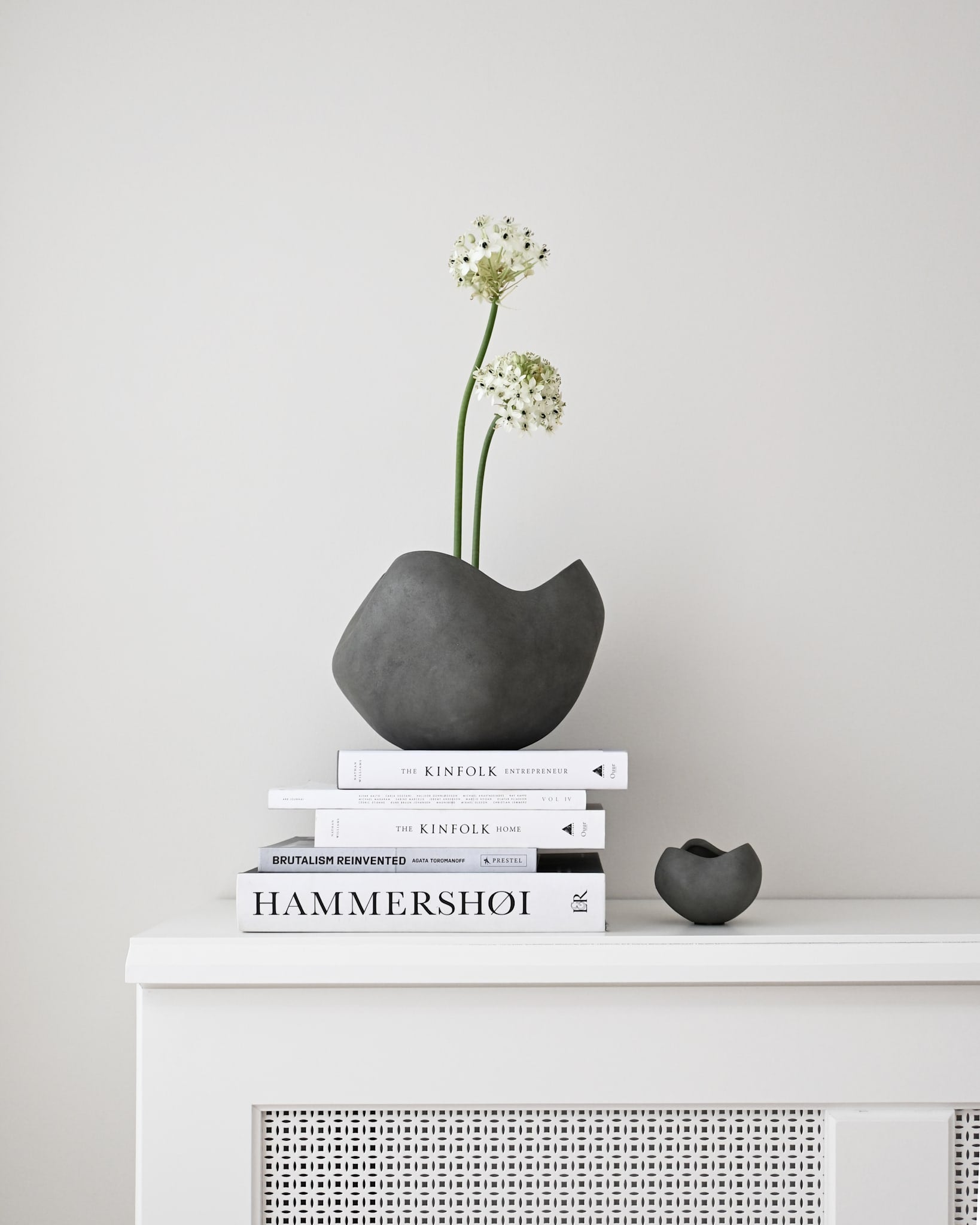 101 Copenhagen - Curve Bowl, Mini - Dark Grey - Ceramic bowl