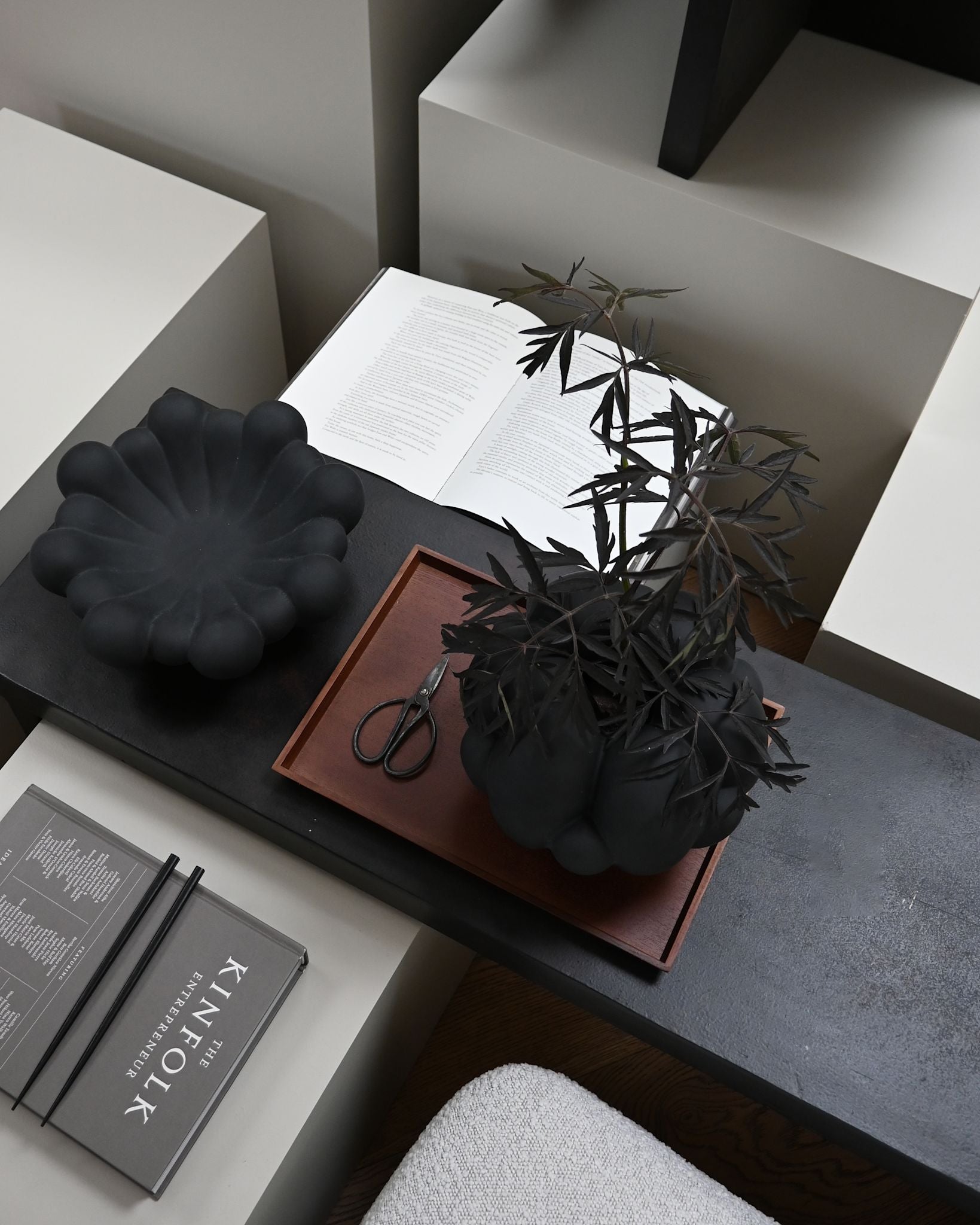 101 Copenhagen - Bloom Vase, Petit - Black - Vase