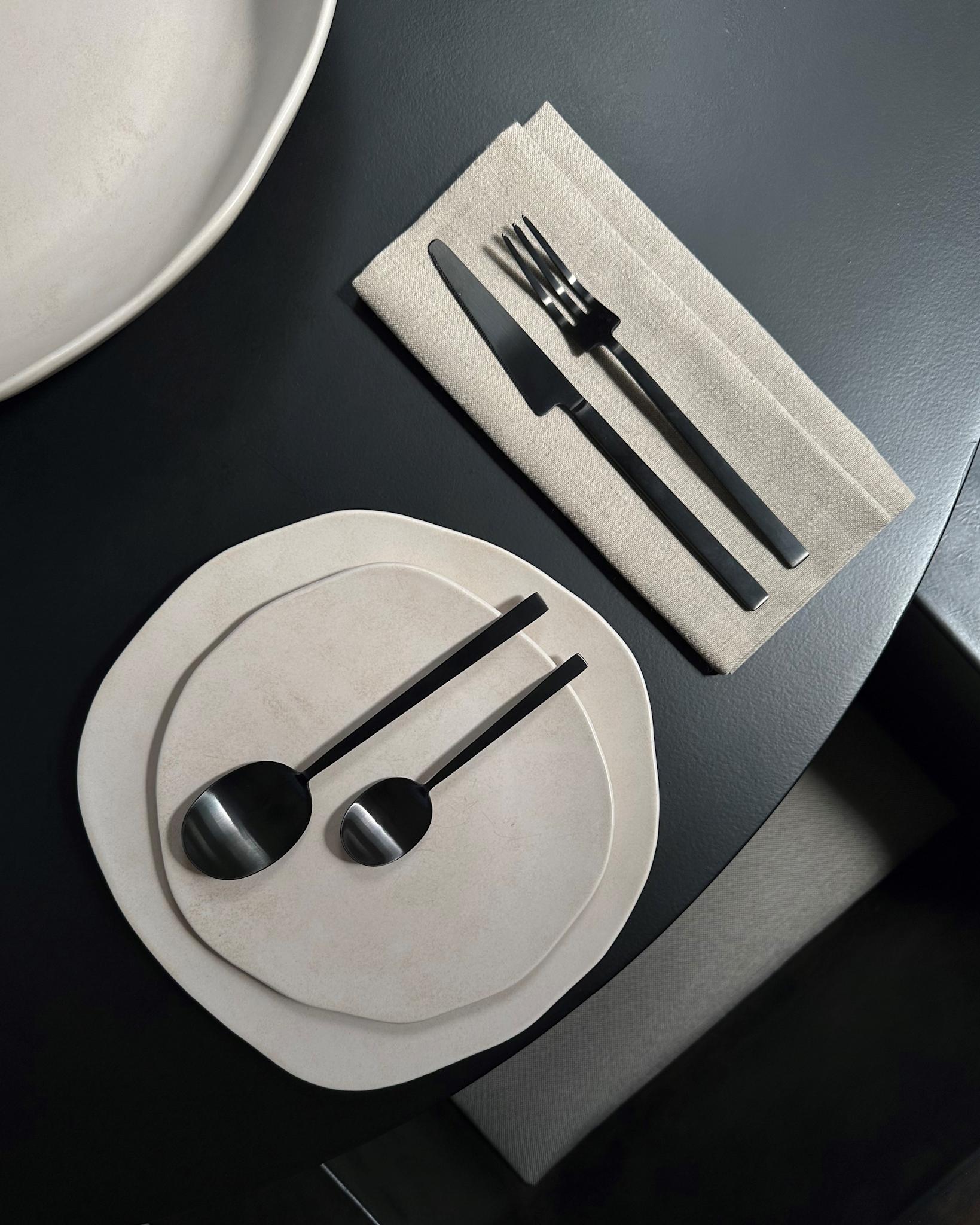 101 Copenhagen - Kogei Cutlery - Black (16 pcs) - Cutlery set