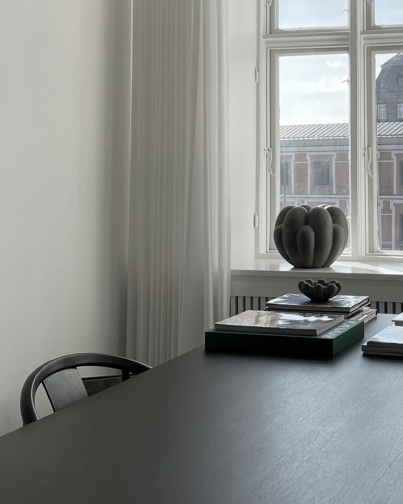 101 Copenhagen - Bloom Vase, Mini - Dark Grey - Vase