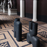 101 Copenhagen - Cobra Vase Tall, Hexa - Black - Vase