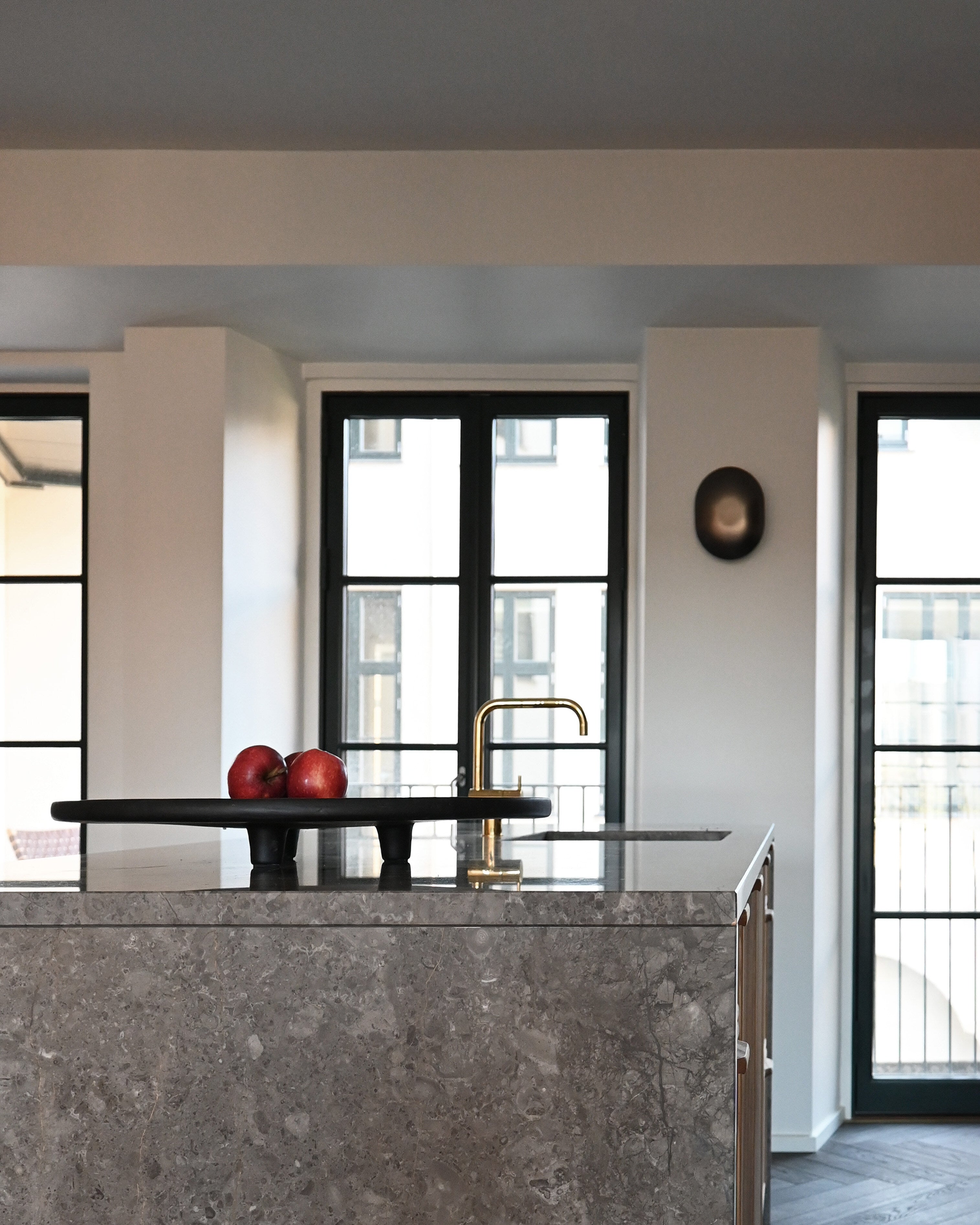 101 Copenhagen - Duck Tray, Big - Coffee - Tray