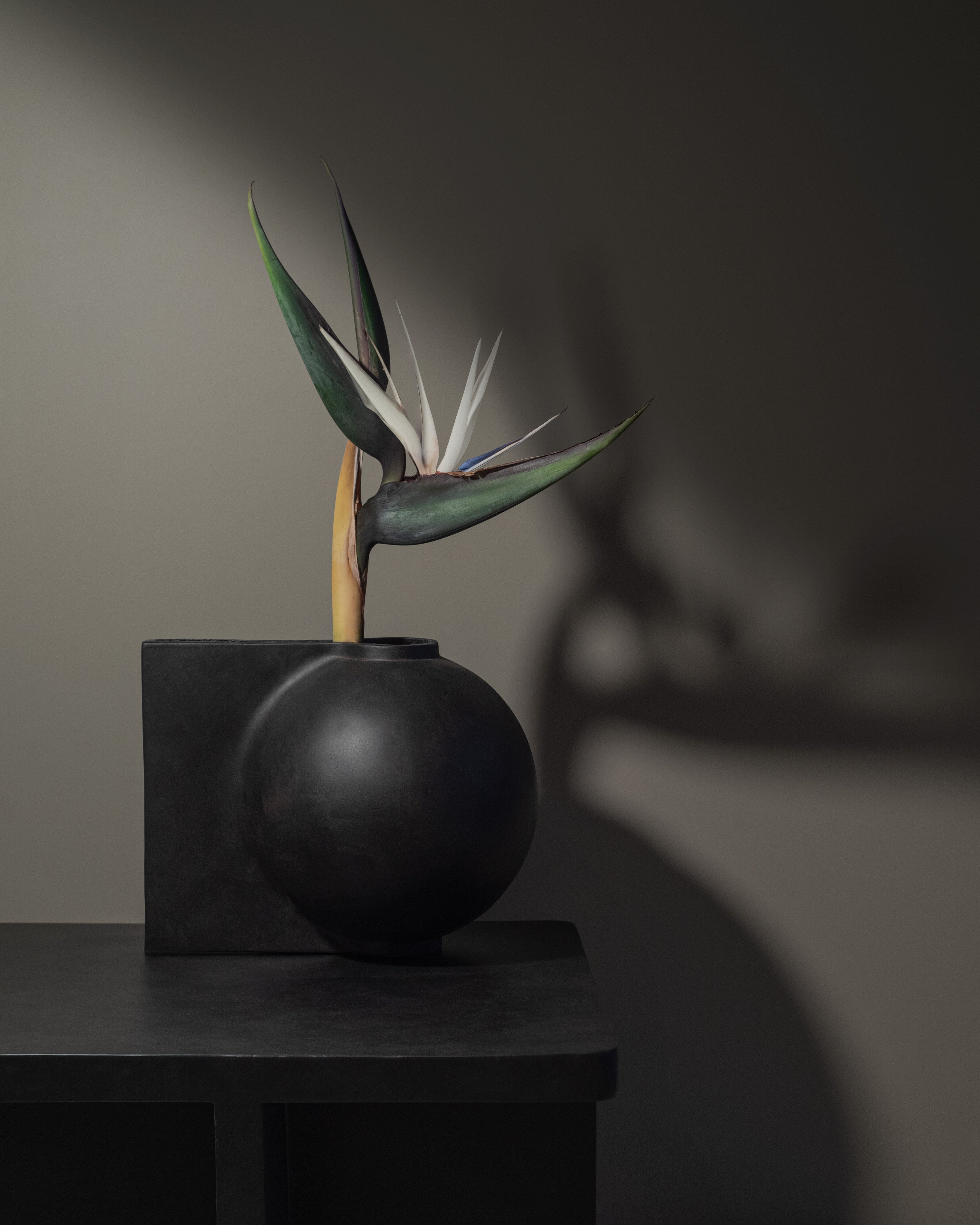 101 Copenhagen - Offset Vase, Mini - Coffee - Vase