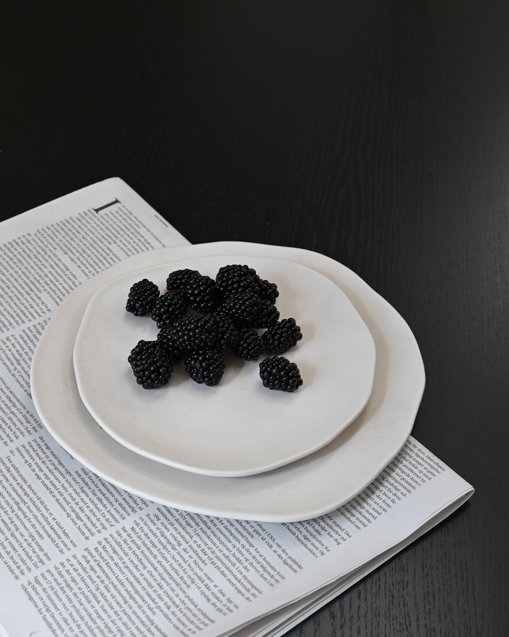 101 Copenhagen Native plates with Kogei fork and berries