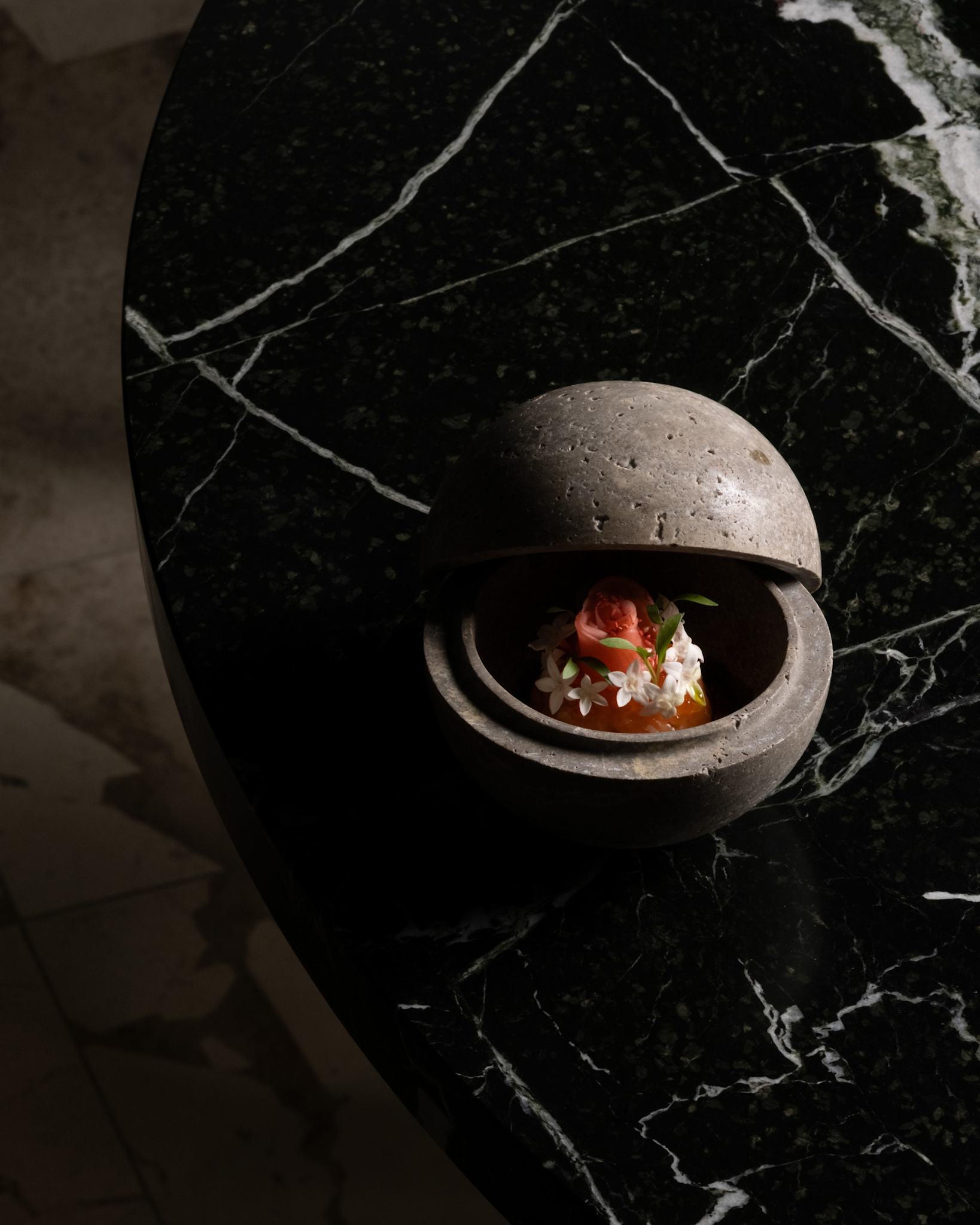 101 Copenhagen - Enkei Jar, Medio - Silver Travertine - Jar