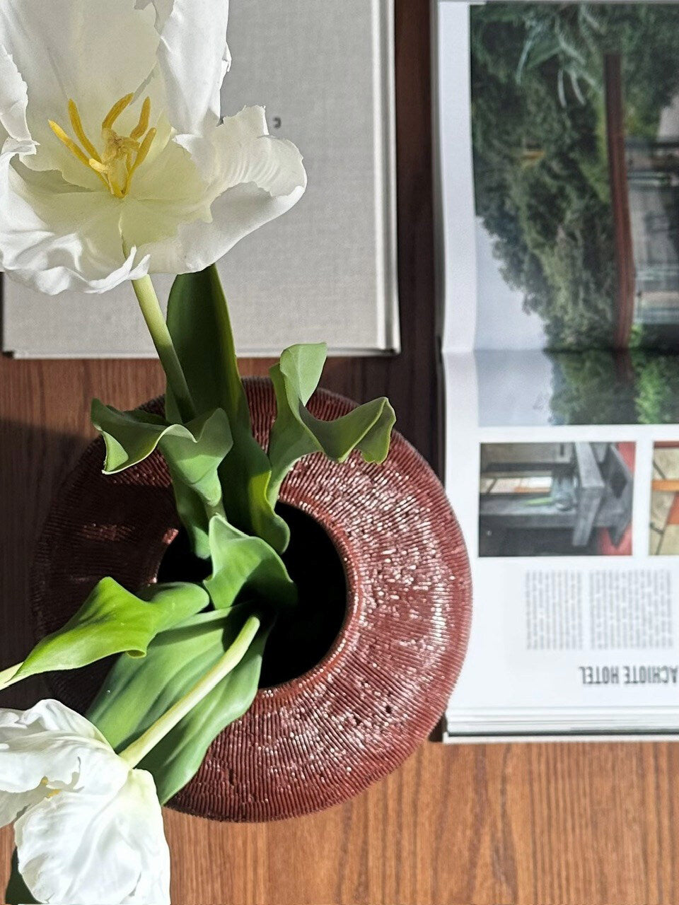 101 Copenhagen - Sunao Vase, Medio - Carved Ruby - Vase