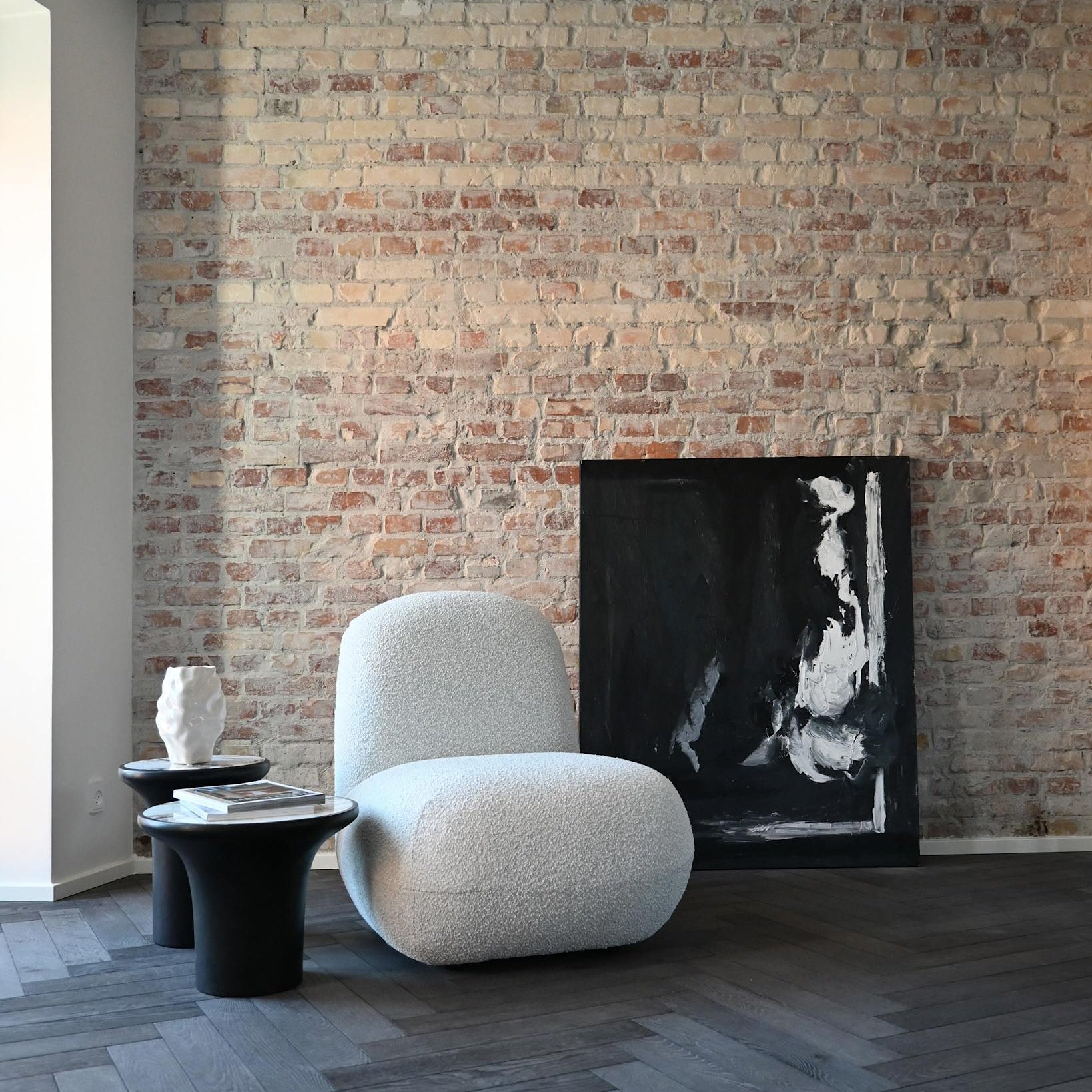 101 Copenhagen - Trumpet Table, Tall - Calacatta - Coffee or Side Table