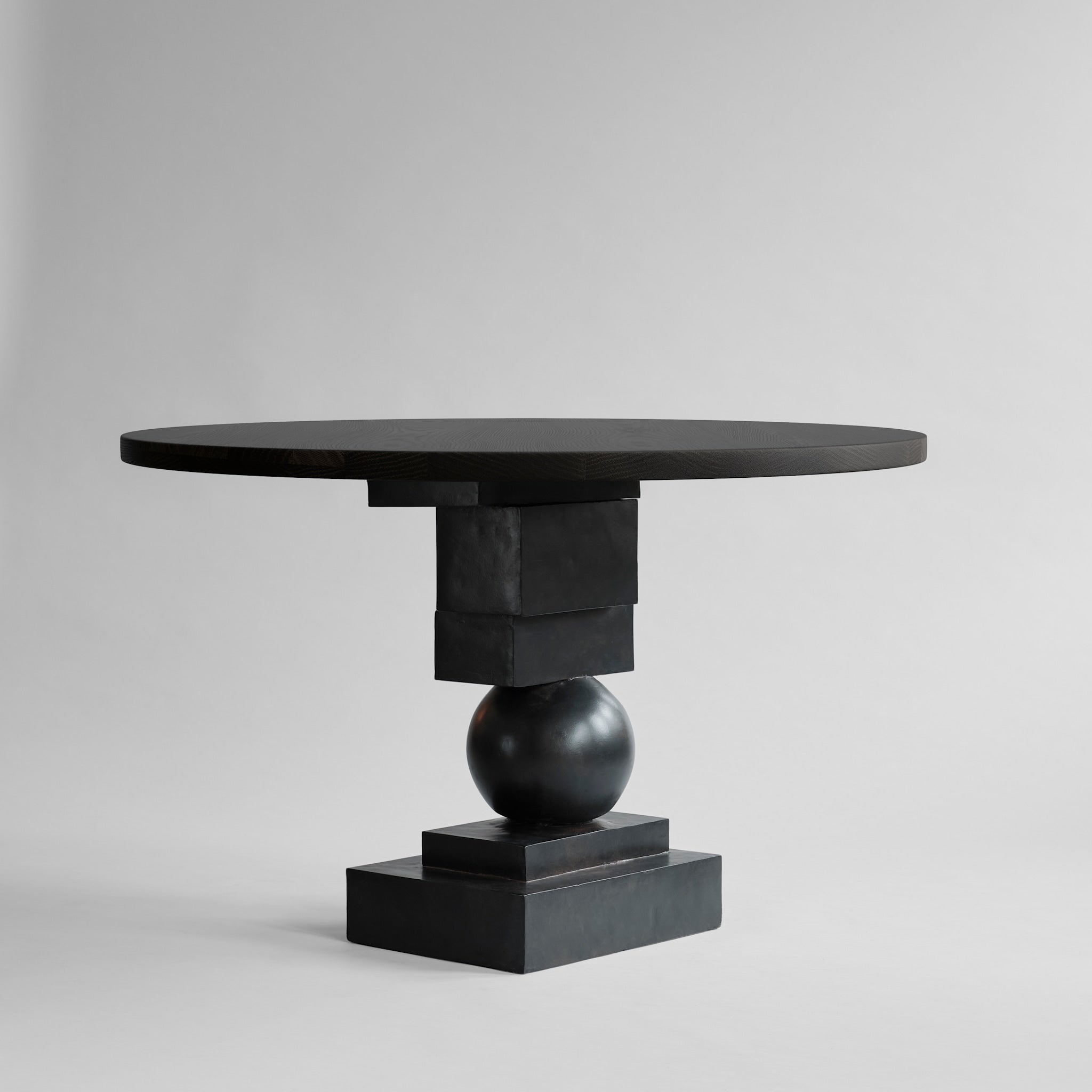 101 Copenhagen - Artist Dining Table, Ø120 - H30mm - Coffee Black Oak - Dining Table