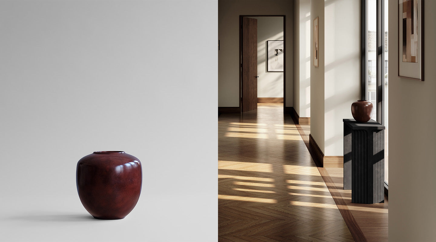 Medio Sunao Vase in a shiny Maroon