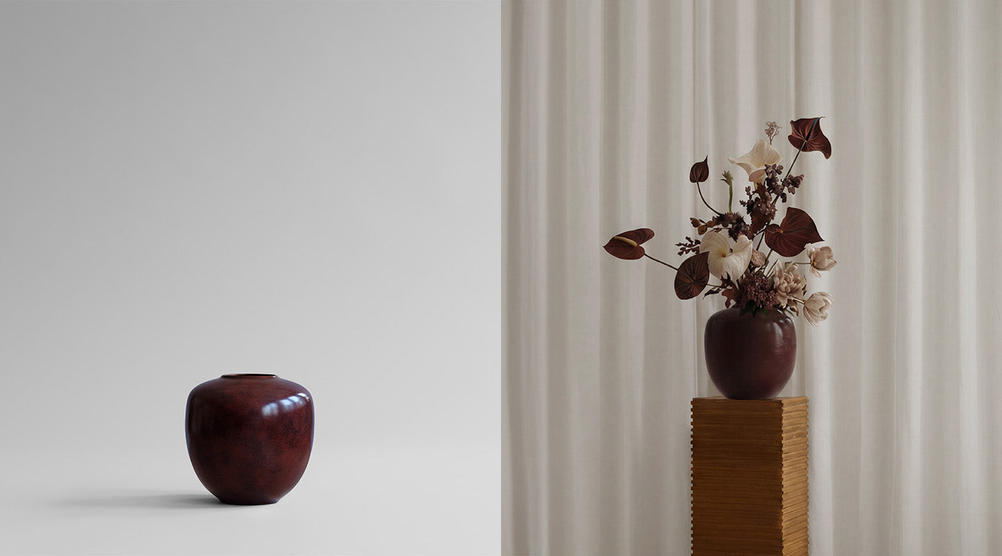 Medio Sunao Vase in a Shiny Maroon