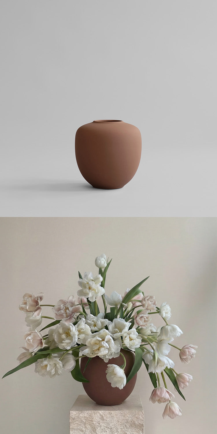 Mini Sunao Vase in a dusty almond
