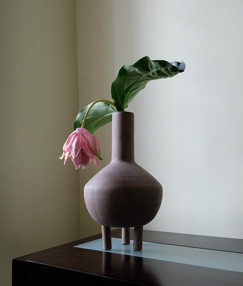 101 Copenhagen Duck vase fat with delicate floral arrangement by Aiku Floral