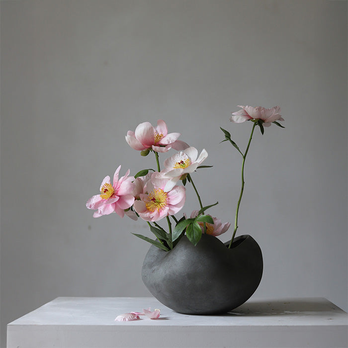 101 Copenhagen Curve Bowl with Flowers arranged by Frida Kim