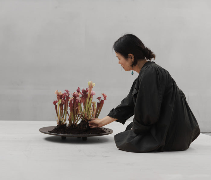 101 Copenhagen Duck Tray with floral arrangement by Frida Kim