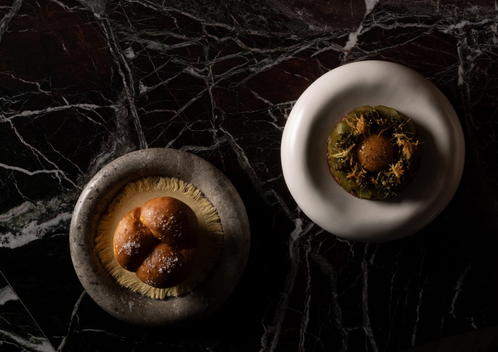 Native tray fat with Boeuf Tartare Au Flamme and Enkei tray in silver Travertine with bread 